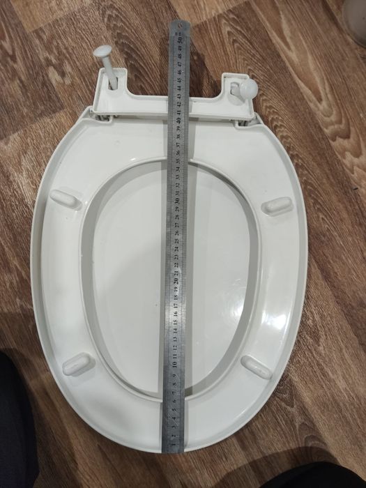 Сидение с крышкой от унитаза