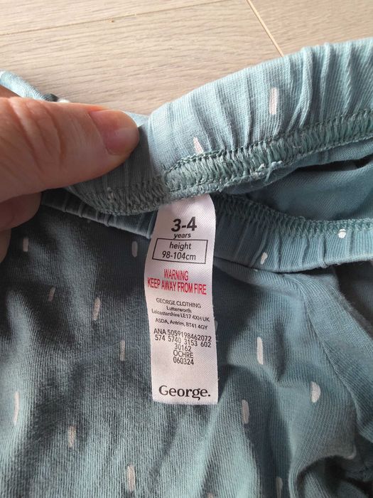 Pijamale George 3-4 ani