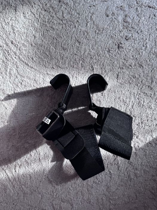 Крюки для турника