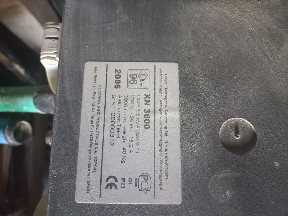 Продаётся генератор почти новый