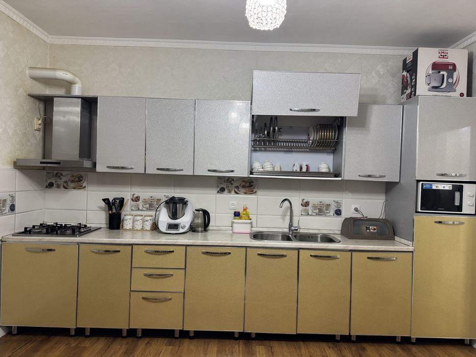 Кухонная мебель)