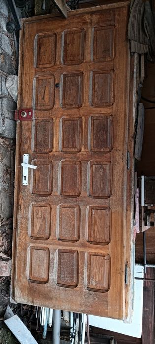 Ușa lemn apartament