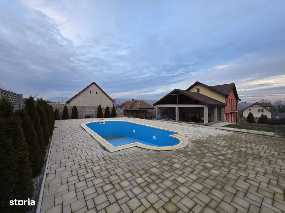 Casă spațioasă cu etaj, utilități complete și piscină – Simeria, HD
