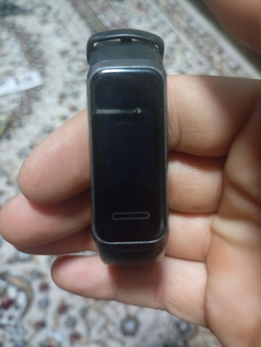 Продам фитнес браслет часы