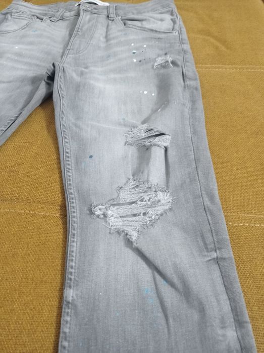 Blugi rupți Bershka gri, mărimea 38