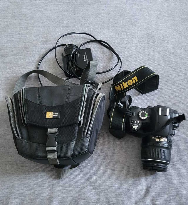 Nikon D60 cu obiectiv și husă
