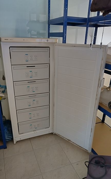 Продавам Фризер BOCSH