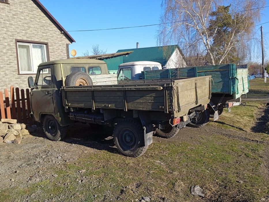 Продам авто уаз бортовой