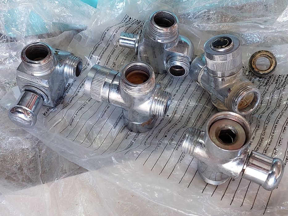 Набор диверторов  смесителя ванной.