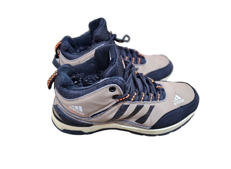 Продам зимние кроссовки