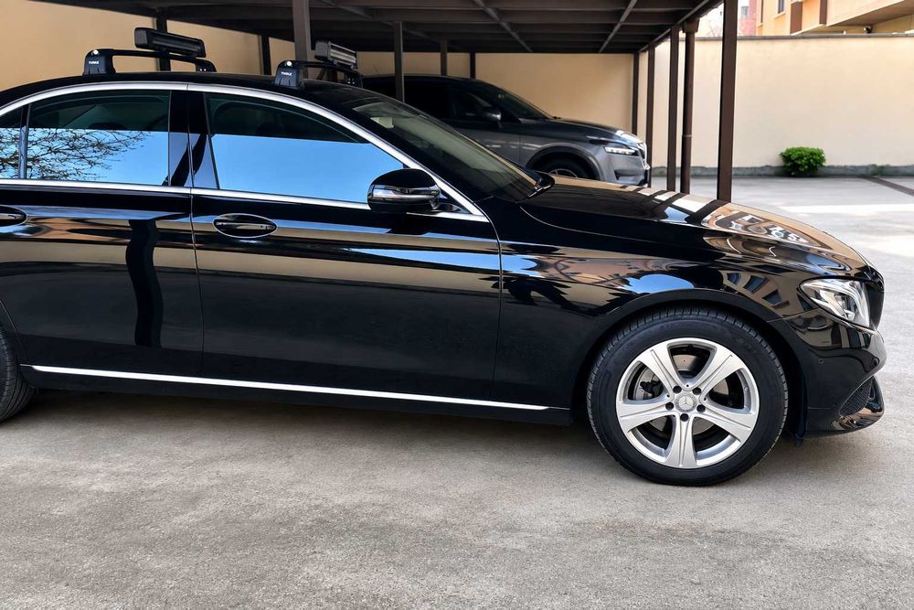 Продавам Mercedes Benz E220d
