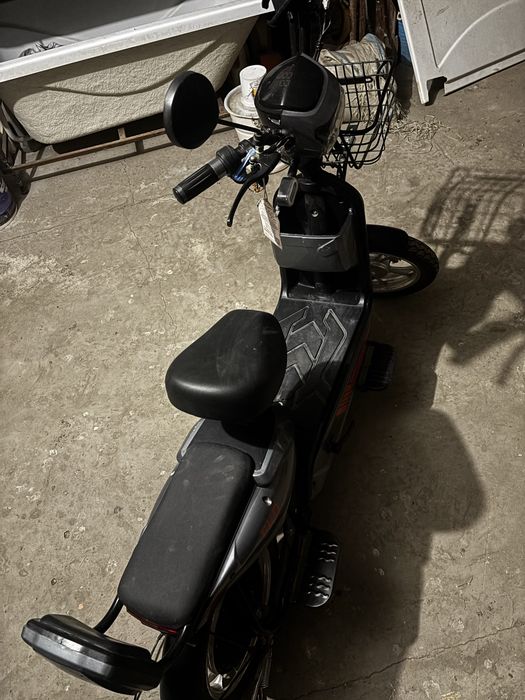 Продам Электроскутер Eco e200
