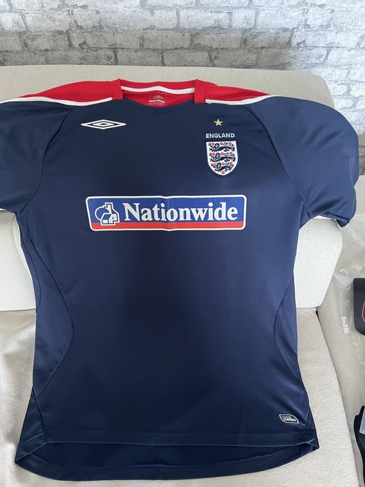 Страхотни оригинални футболни тениски на Newcastle United и England