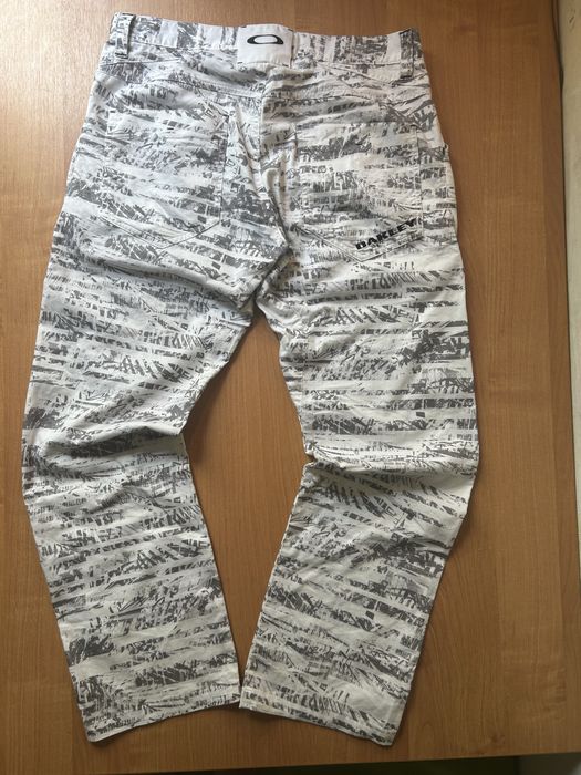 Брюки Oakley.