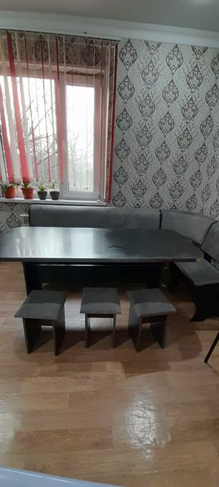 Слол со стульями