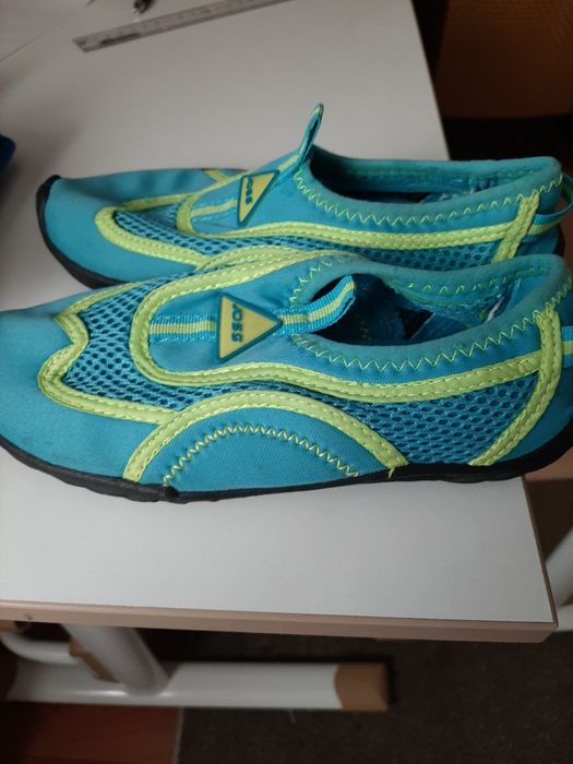 Продаю коралки(обувь для пляжа)