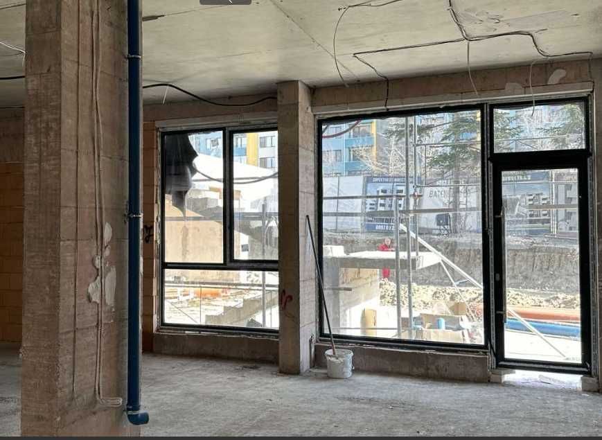 Продава се Магазин в Варна, Център - 480 кв.м за 1459 €/кв.м - Снимка #2