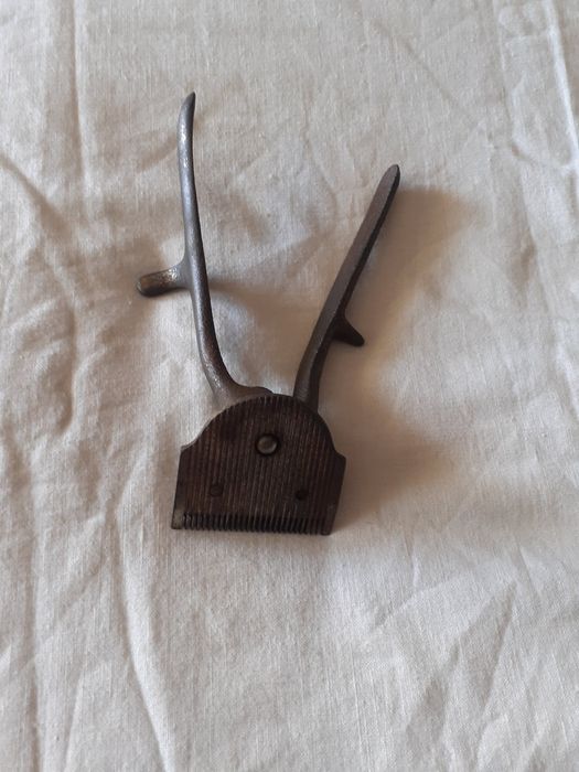 Mașină de tuns veche