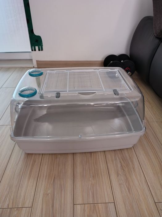 Cușca hamsteri aproape noua