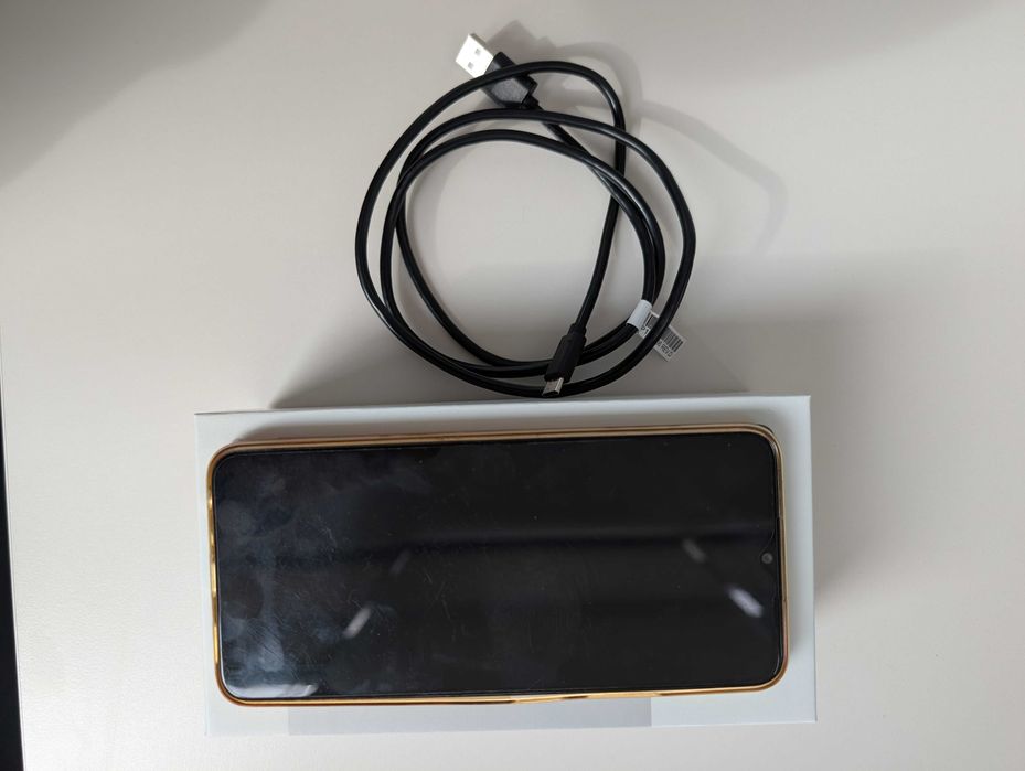 Oppo A38 128GB Impecabil, cutie, cablu USB, folie de rezerva