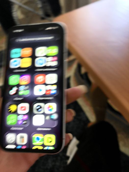 Продам Iphone 16