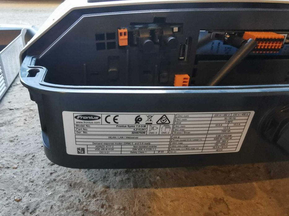 De vanzare Fronius Symo 7kW trifazic + Fronius Smart Meter TS 65A-3