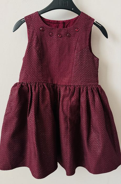 Платья нарядные на девочку