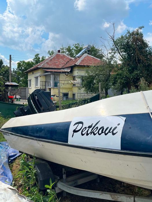 Моторна лодка, регистрирана
