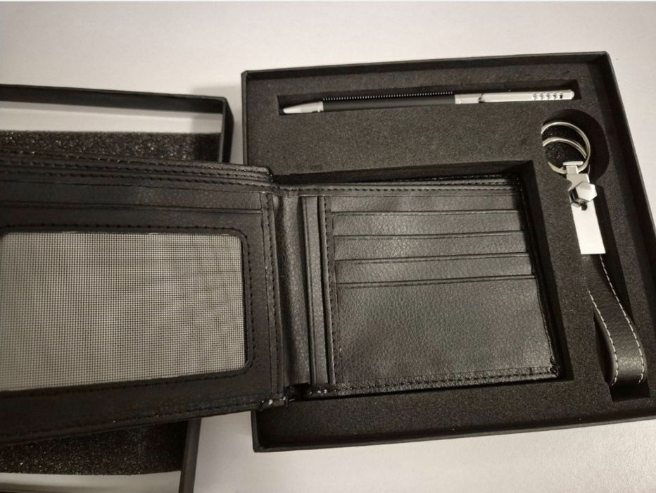 Portofel cu Set cadou: pix+breloc+portofel negru