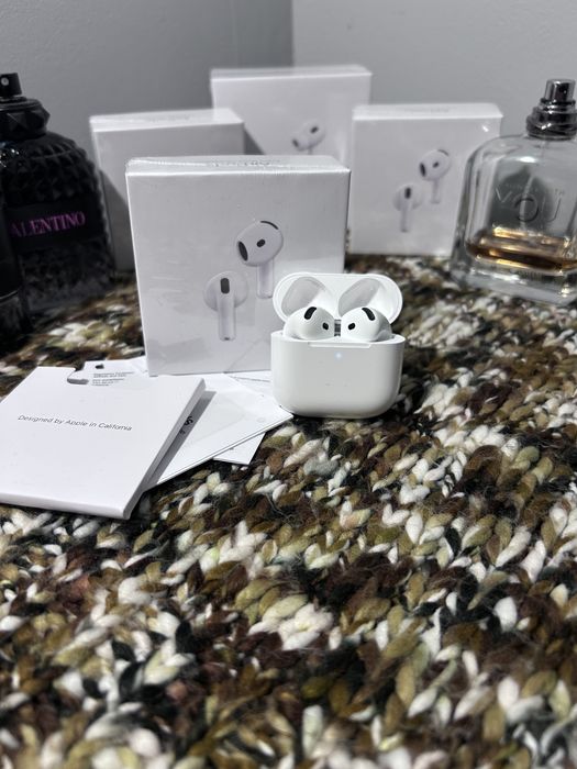 Casti Airpods 4 USB C calitate superioara ofer promotionant