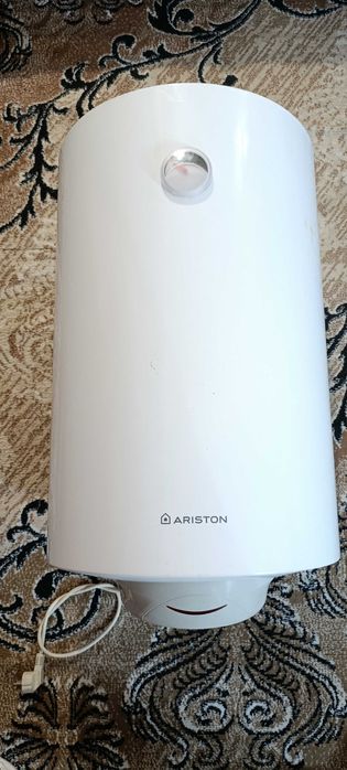 Бойлер Ariston на 80 л