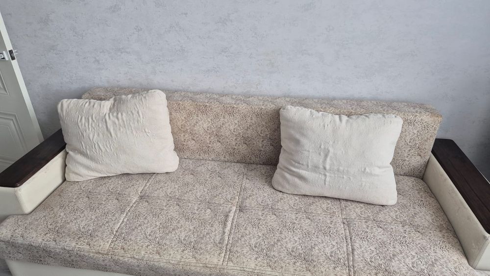 Продам диван в хорошем состоянии