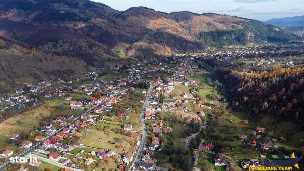 FILM! Constructie rustica tip Casa Verde, cu parau si panorama impresi