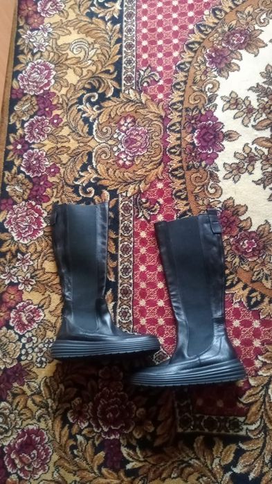 Продам сапоги женские