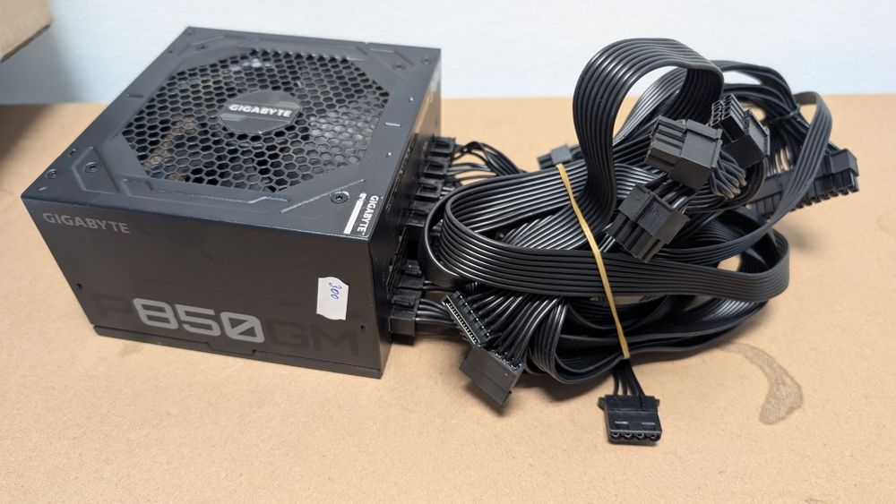 Sursă de Alimentare Calculator Gigabyte P850GM 850W Negru