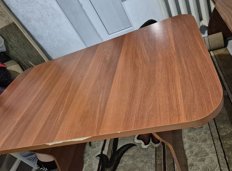 Продается кухонный стол