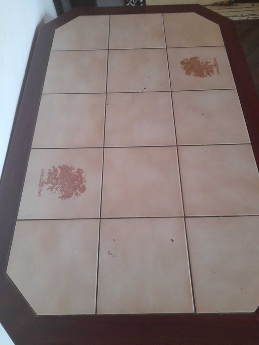 Masuta cu blat placat din gresie