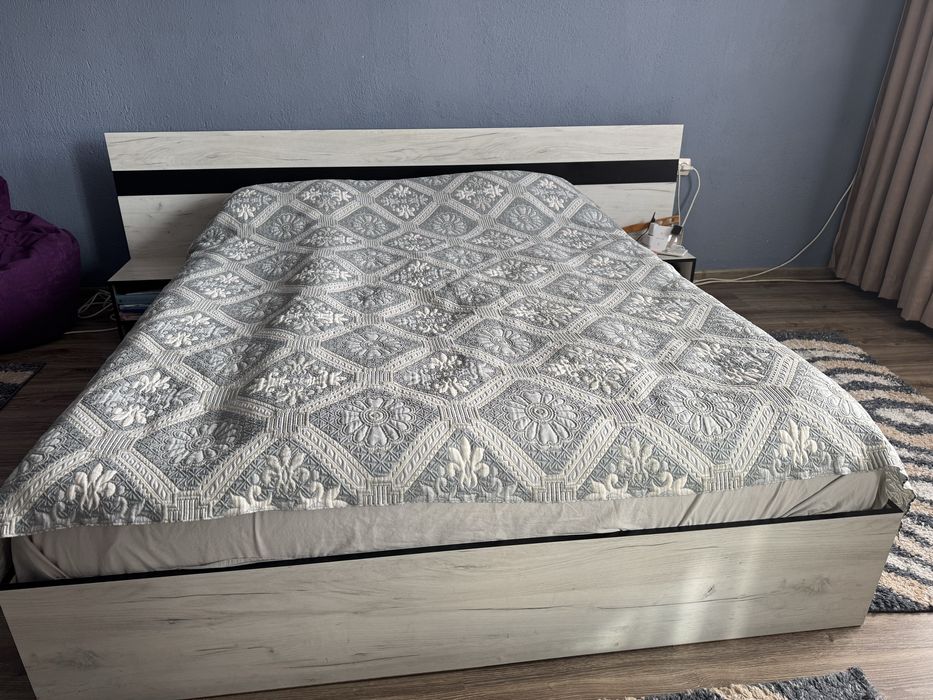 Спалня с гардероб и скрин