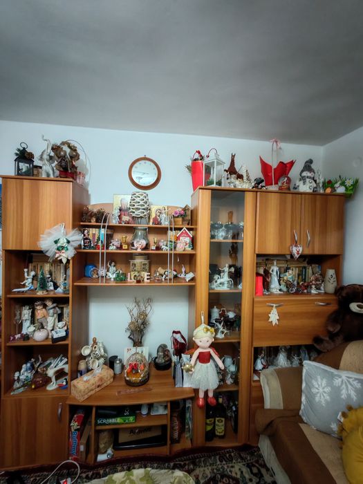 Vând mobila sufragerie