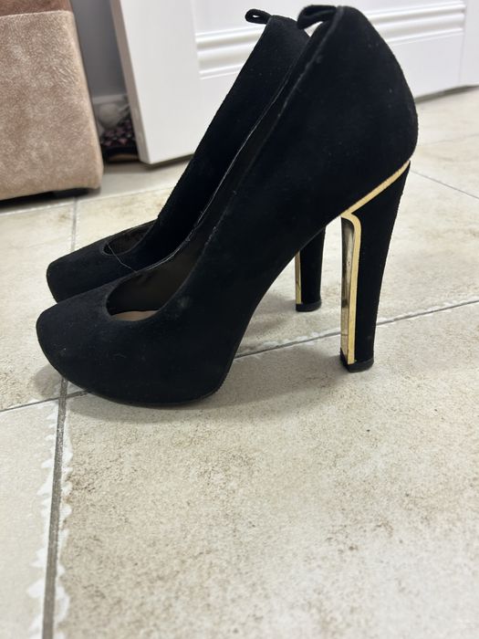 Туфли женские со стразами