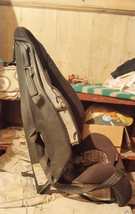 Продам авто кресло, детское. 6000