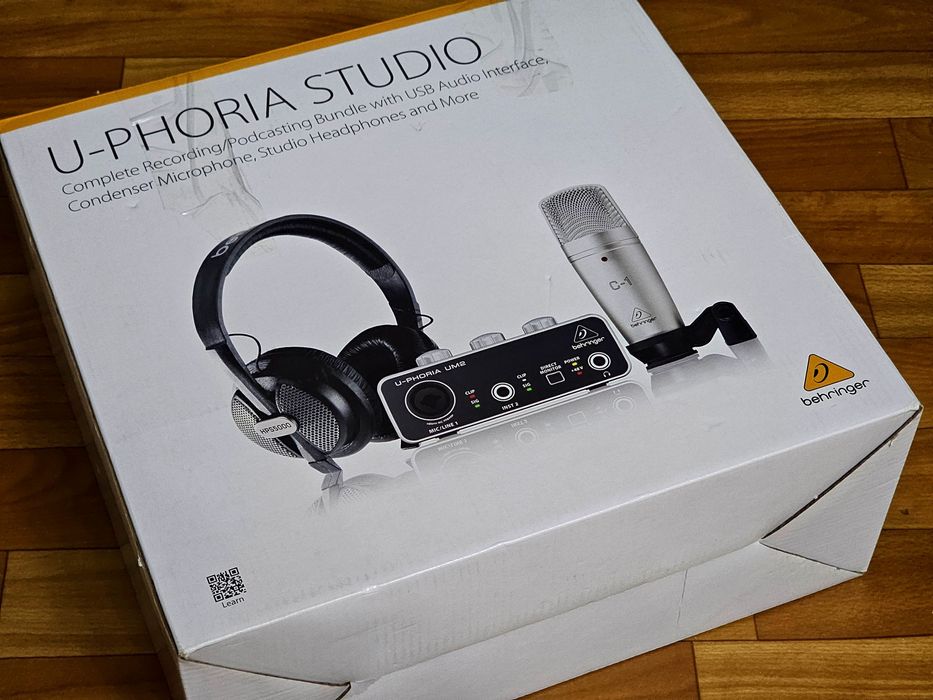 Студийный набор BEHRINGER U-Phoria Studio
