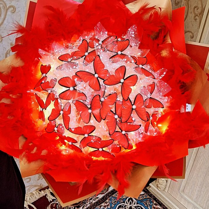 Gullar,Buketlar,Sharlar,Svetilnikalar (Padarkalar)