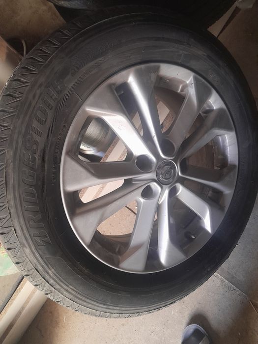 Шины с дисками..