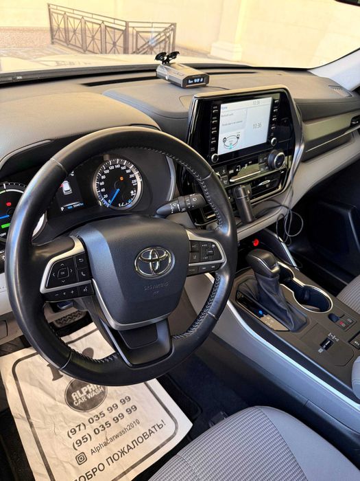 СРОЧНО Tayota Highlander HYBRID GLE 2022 год