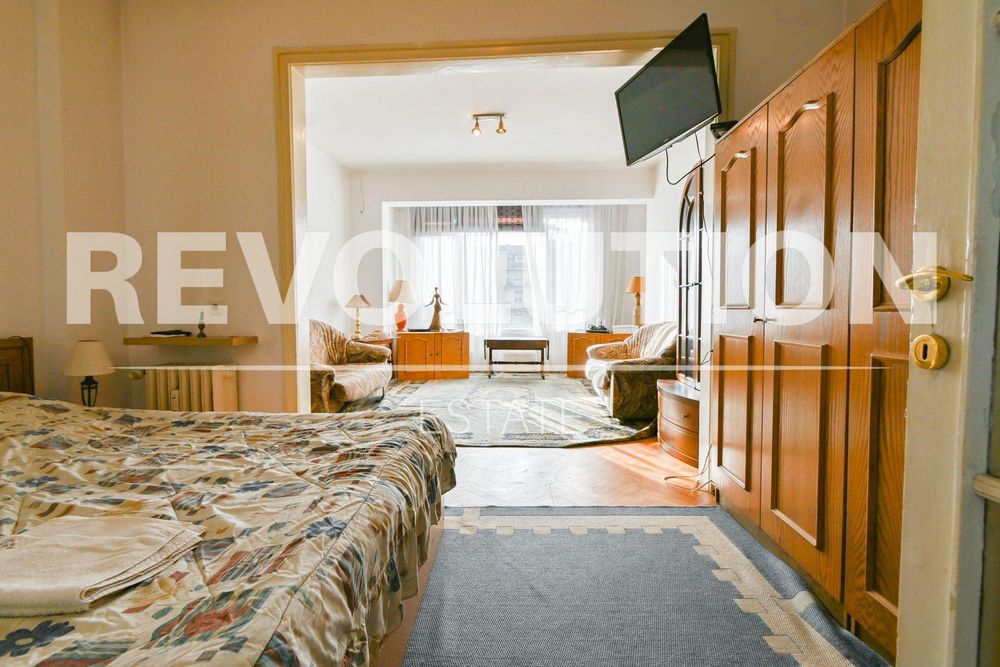 Двустаен апартамент в Център