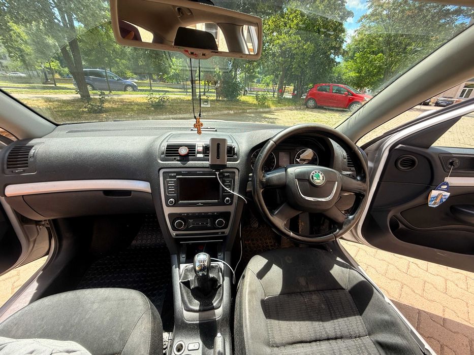 Skoda Octavia 2 Facelift 2010 volan dreapta