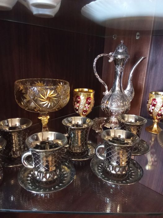 Продам хрустальную посуду и кофейный сервиз