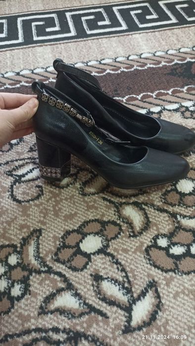 Tufli yangi 1 marotaba kiyilgan