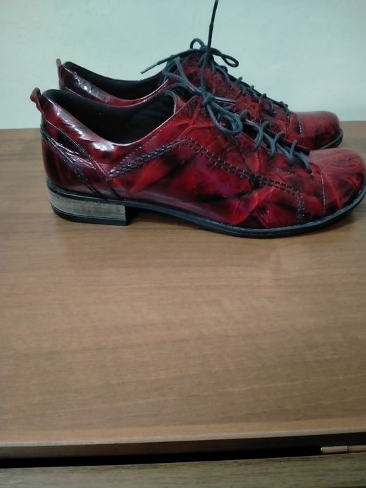 Продам женскую обувь